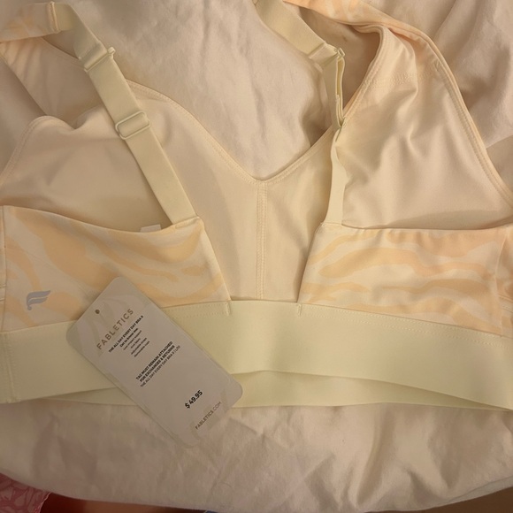 Fabletics yellow bra - Picture 3 of 3